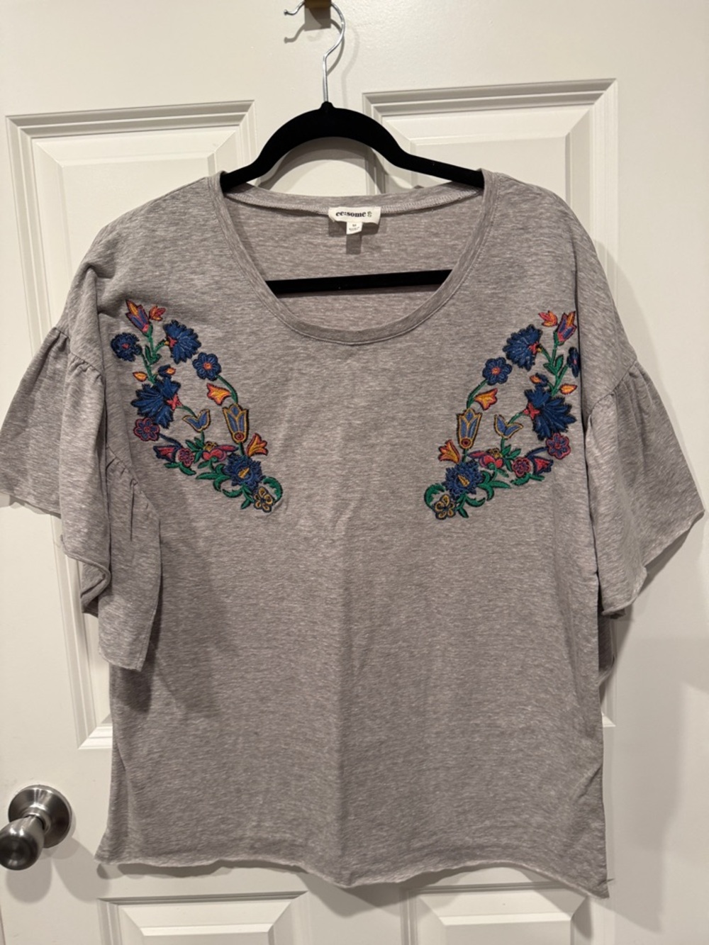 eesome Gray Short-Sleeve Tee with Multicolor Floral Embroidery